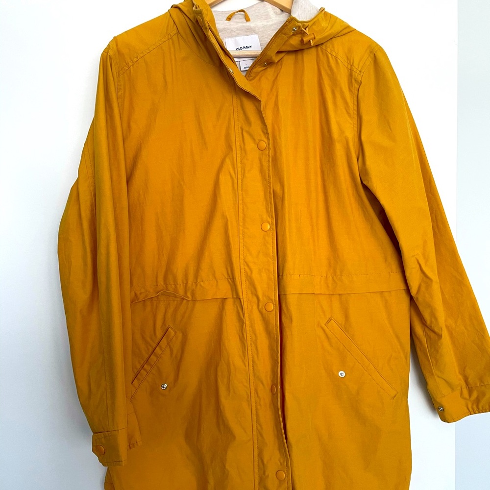 Like new raincoat